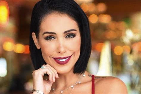 Bella Falconi .